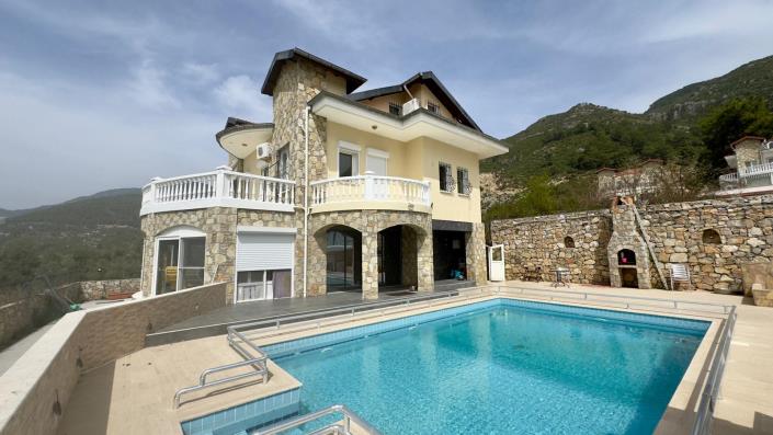 Image No.1-Villa / Détaché de 5 chambres à vendre à Uzumlu