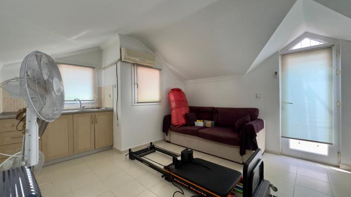 Image No.50-5 Bed Villa / Detached for sale