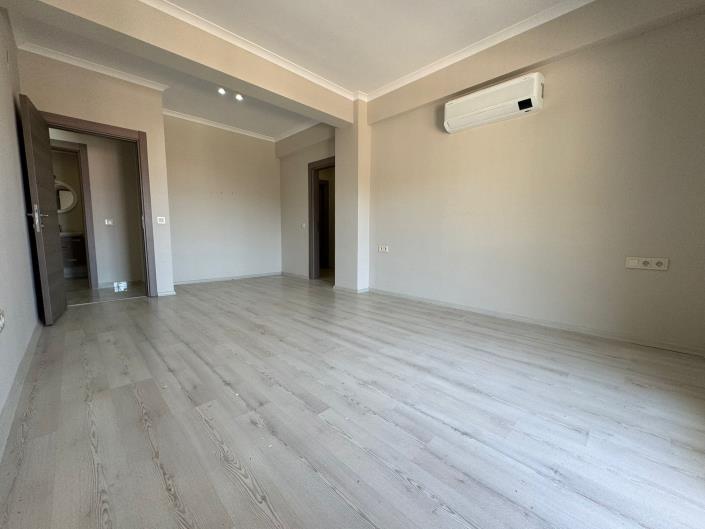 Image No.21-2 Bed Apartment for sale