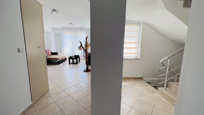 Image No.20-3 Bed Duplex for sale