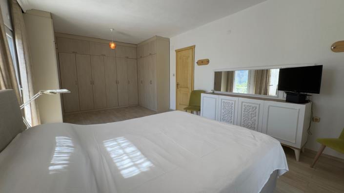 Image No.32-2 Bed Villa for sale