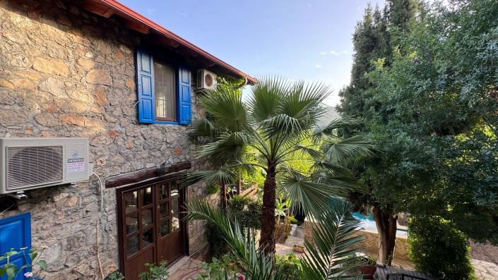 Image No.4-6 Bed Villa / Detached for sale