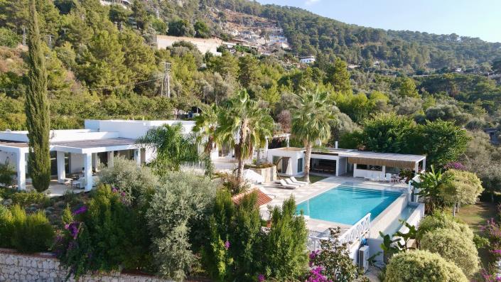 Image No.4-Villa / Détaché de 5 chambres à vendre à Faralya