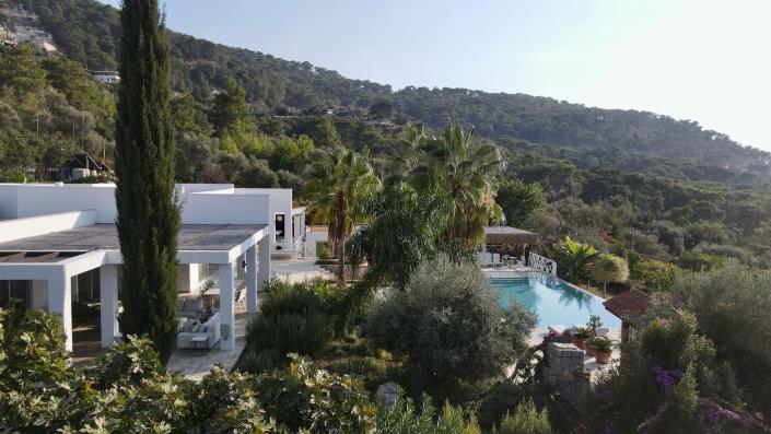 Image No.5-Villa / Détaché de 5 chambres à vendre à Faralya