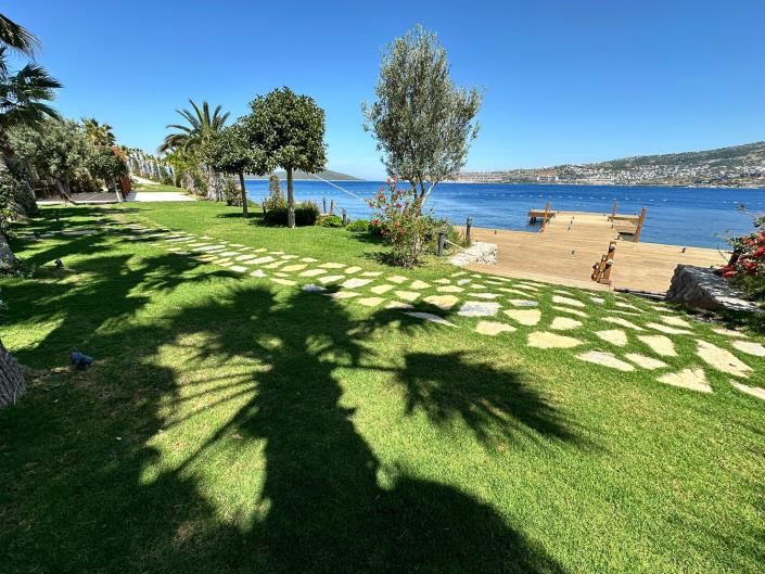 Image No.8-5 Bed Villa / Detached for sale