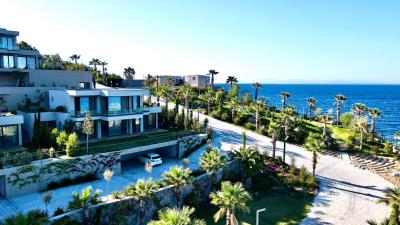 Brand-New-Seafront-Villa---11-