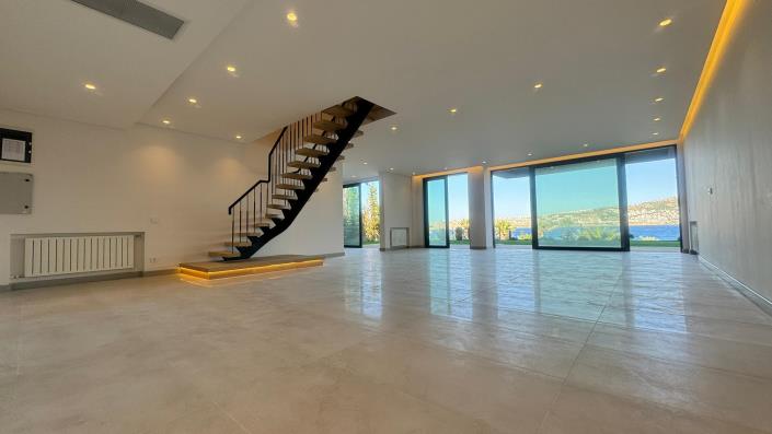 Image No.12-5 Bed Villa / Detached for sale