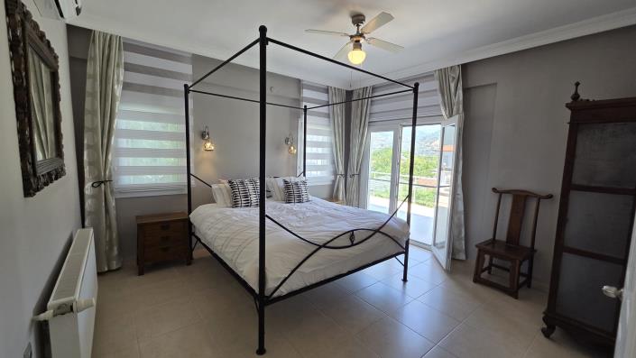 Image No.25-4 Bed Villa / Detached for sale