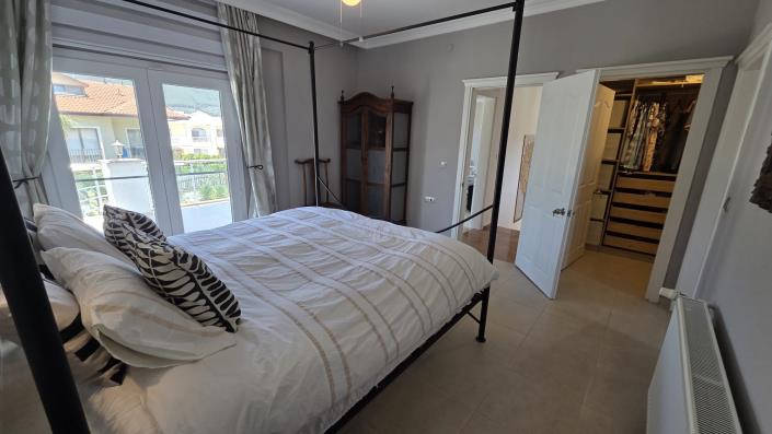 Image No.26-4 Bed Villa / Detached for sale