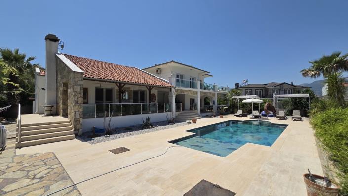 Image No.10-4 Bed Villa / Detached for sale