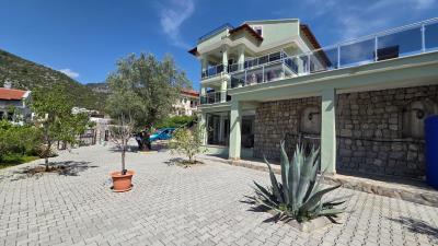 Stunning-Mountain-View-Detached-Villa--8-