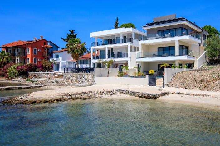Image No.1-3 Bed Villa / Detached for sale