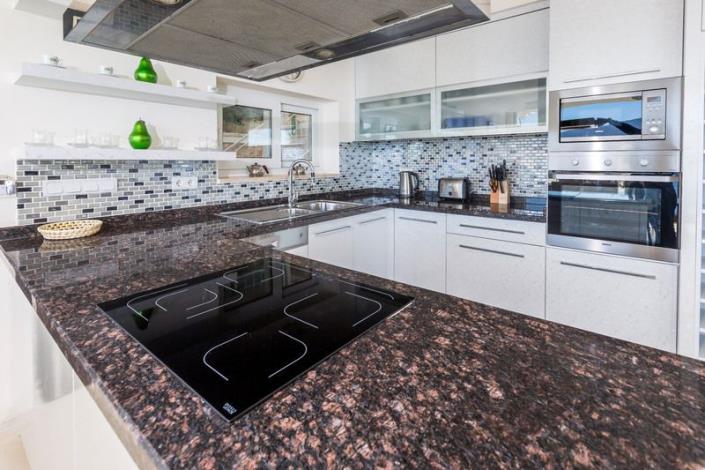 Image No.9-6 Bed Villa / Detached for sale