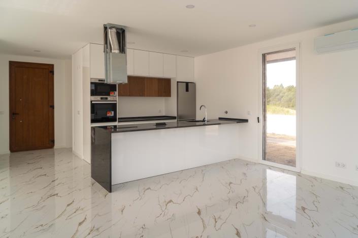 Image No.9-2 Bed Villa for sale