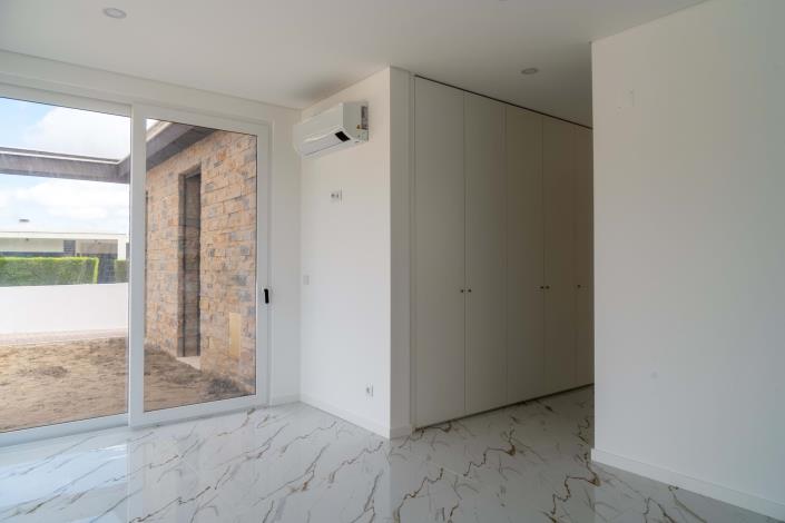 Image No.7-2 Bed Villa for sale