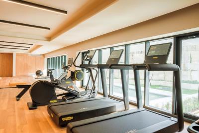 Spacious-River-View-Apartment--12-