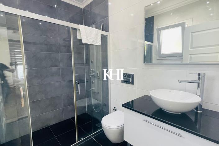 Image No.15-4 Bed Villa / Detached for sale