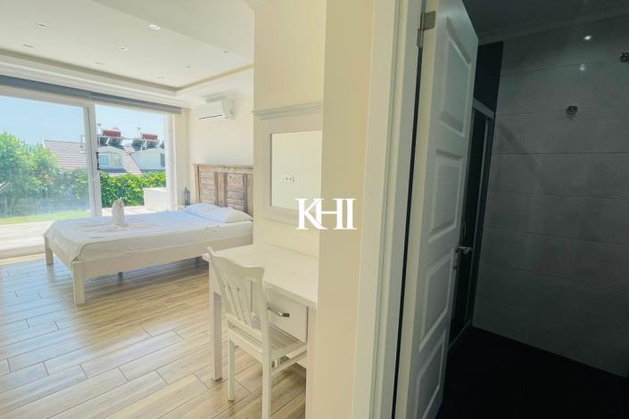 Image No.34-4 Bed Villa / Detached for sale