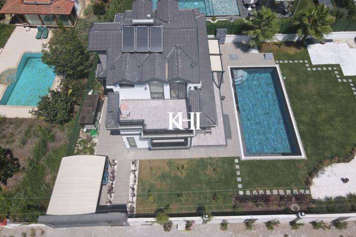 Image No.39-4 Bed Villa / Detached for sale