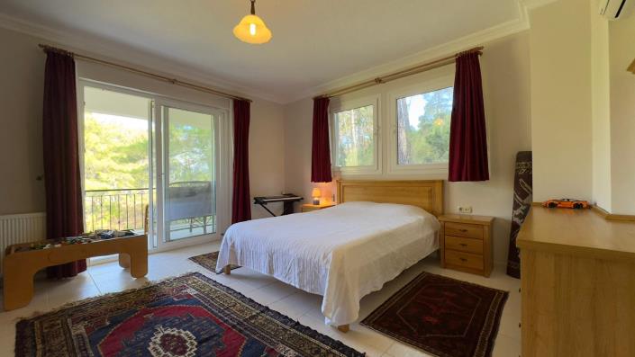 Image No.21-3 Bed Villa / Detached for sale