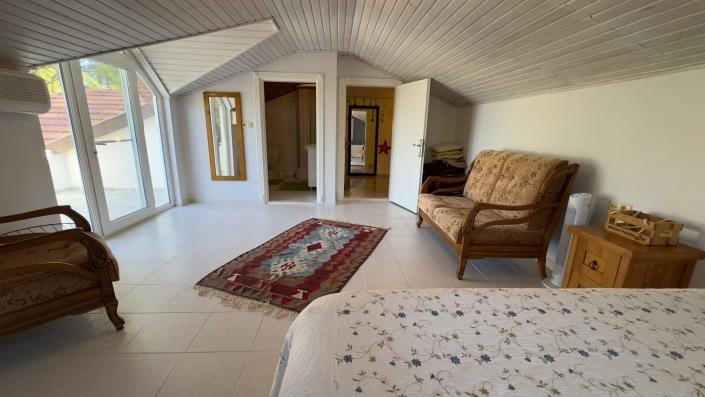 Image No.42-3 Bed Villa / Detached for sale