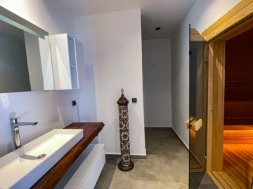 Detached-Luxury-Smart-Home--17-