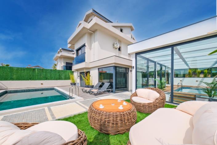 Image No.2-4 Bed Villa for sale