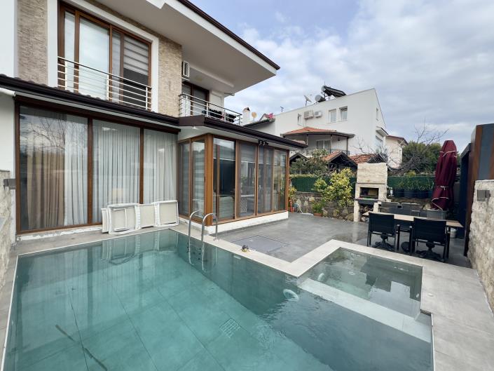 Image No.4-4 Bed Villa for sale