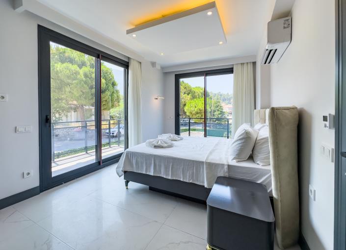 Image No.32-4 Bed Villa for sale