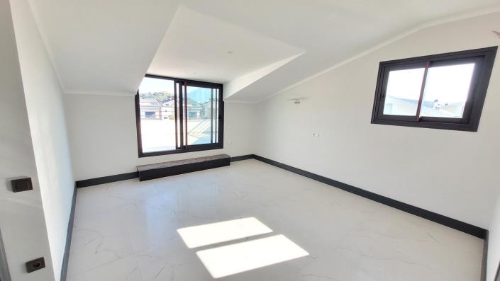 Image No.25-4 Bed Villa for sale