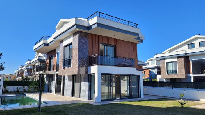 Image No.1-4 Bed Villa for sale