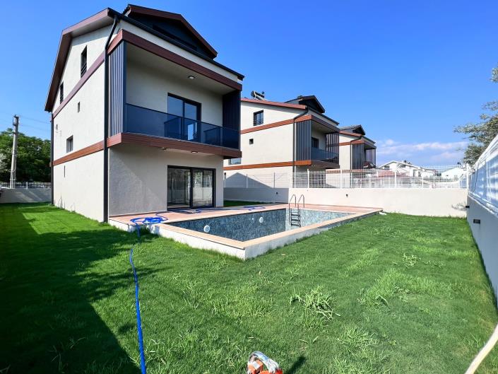 Image No.2-4 Bed Villa for sale