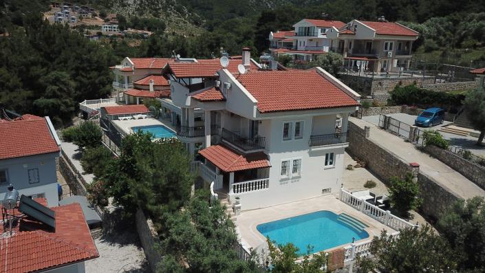 Image No.1-Villa / Détaché de 7 chambres à vendre à Uzumlu