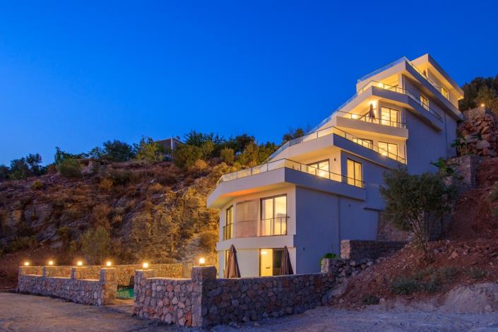 Image No.8-6 Bed Villa / Detached for sale