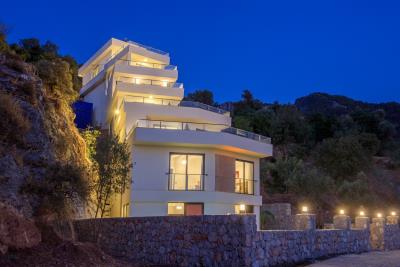 Stunning-Villa-in-Faralya--10-