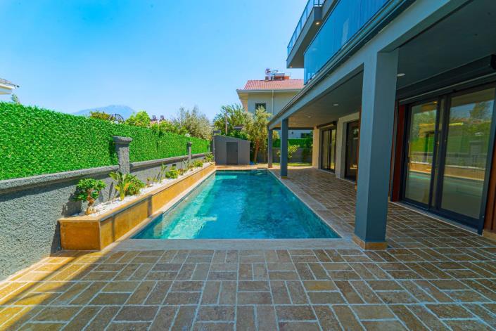 Image No.2-Villa de 6 chambres à vendre à Çalis