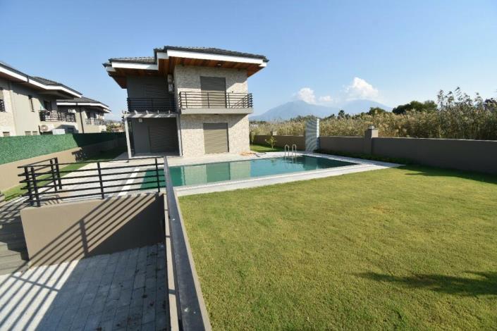 Image No.4-Villa / Détaché de 4 chambres à vendre à Çalis