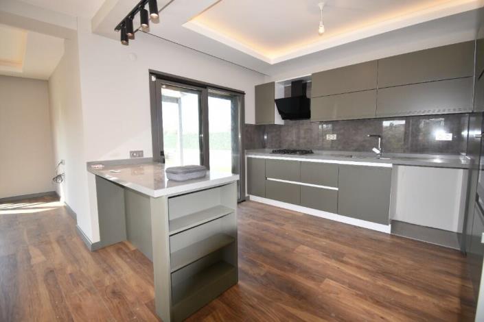 Image No.10-Villa / Détaché de 4 chambres à vendre à Çalis