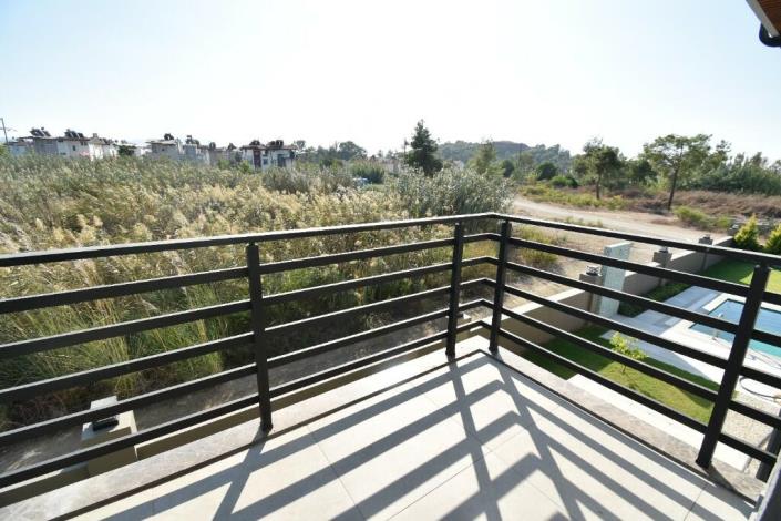 Image No.18-Villa / Détaché de 4 chambres à vendre à Çalis