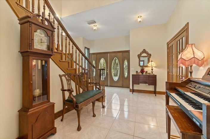 Image No.7-5 Bed House for sale