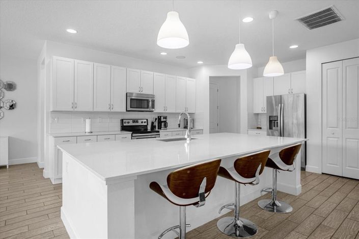 Image No.11-7 Bed Property for sale