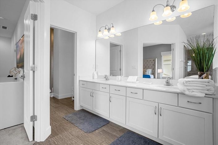 Image No.17-7 Bed Property for sale