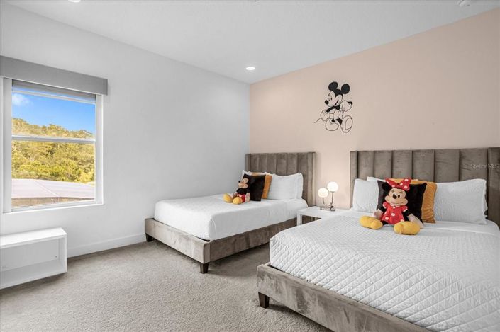 Image No.29-7 Bed Property for sale