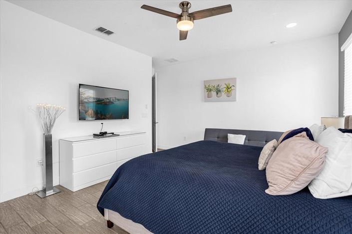 Image No.33-7 Bed Property for sale