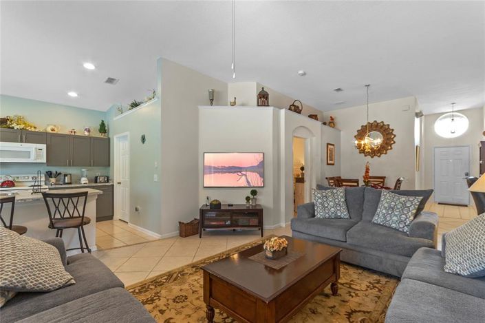 Image No.17-4 Bed House for sale