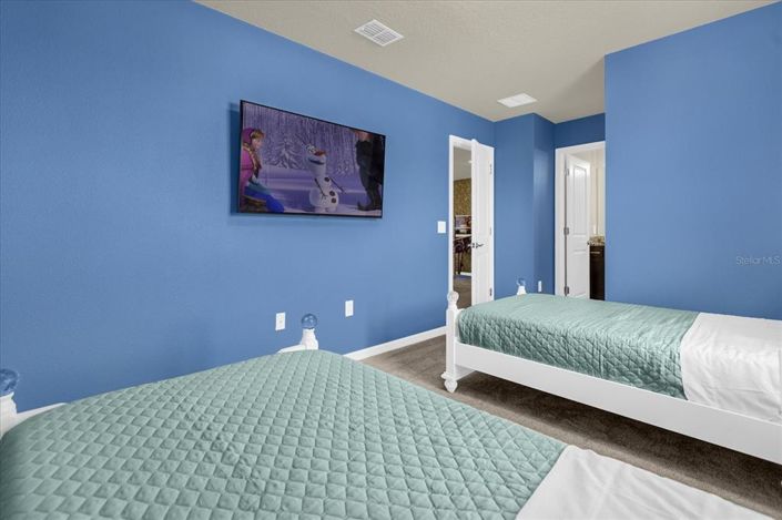 Image No.7-10 Bed House for sale