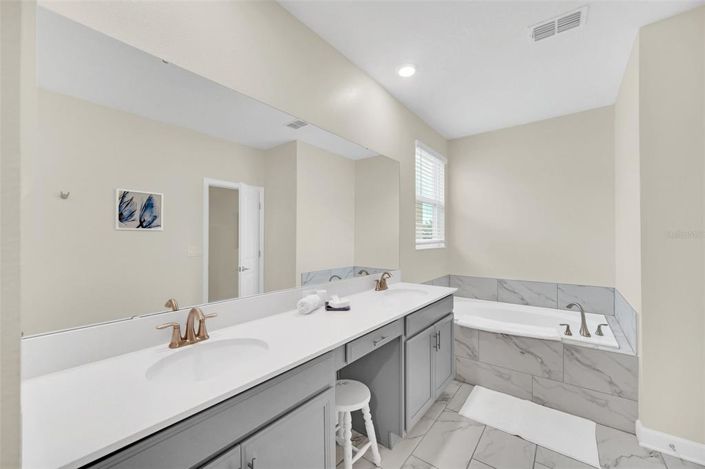 Image No.29-5 Bed Property for sale