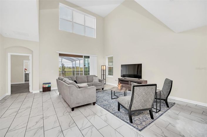 Image No.8-5 Bed Property for sale