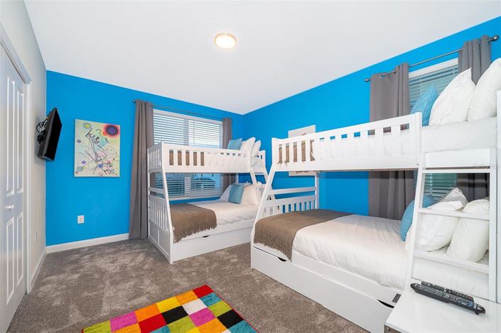 Image No.8-5 Bed Property for sale