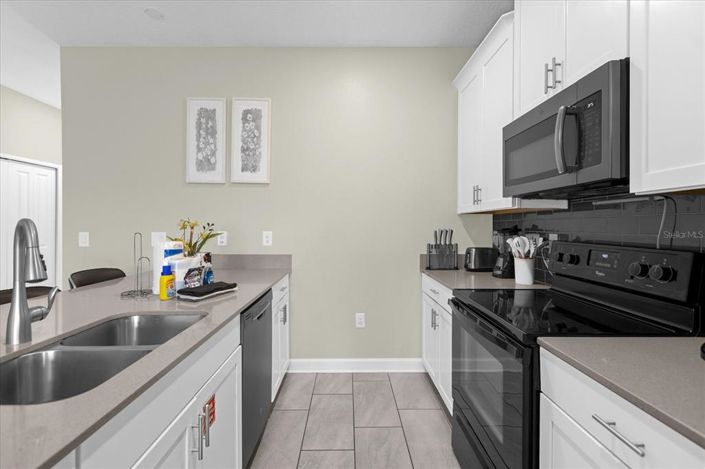 Image No.12-5 Bed Townhouse for sale